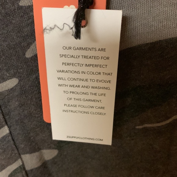 Z Supply Medium Casual Camo top new with tags - Picture 5 of 6